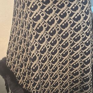 Elegant Black and Gold Patterned Skirt
